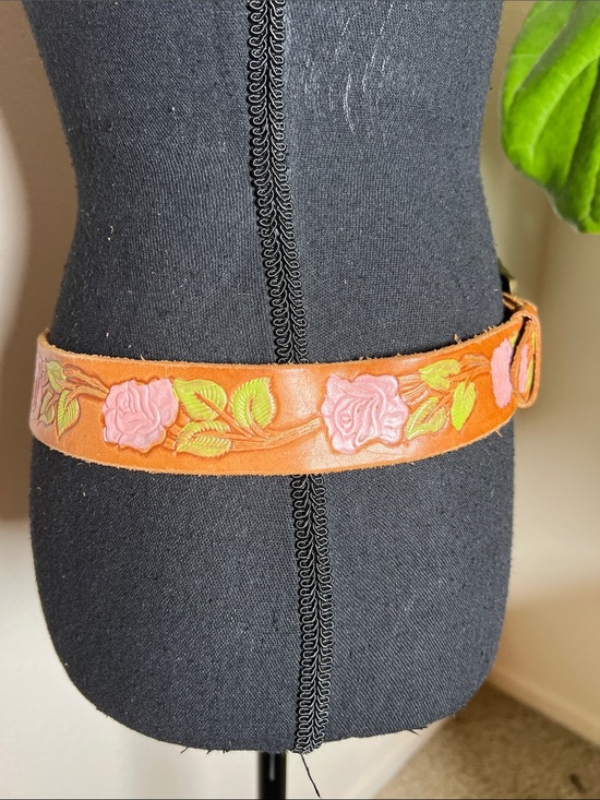 ESCADA Collaboration Women’s Hand Painted Tan Leather Belt Metal Rose Buckle 32 main image 7